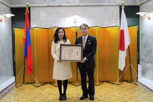 Opera Singer Yumi Okuyama Honored with Japan’s Foreign Minister’s Commendation